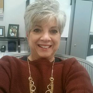 Meet your Posher, Debbie